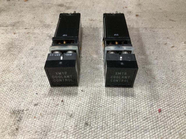 (4) Eaton 2748-4 Push Switches