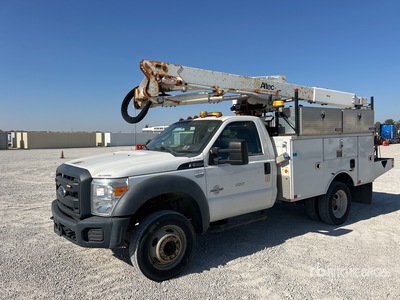 2016 Altec AT40G 40 ft on 2016 Ford F-550 XL 4x2 Bucket Truck