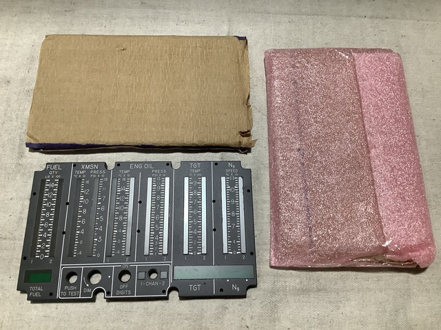 (5) CMC Electronique 622-601140-001 Light Transmitting Indicator Panels