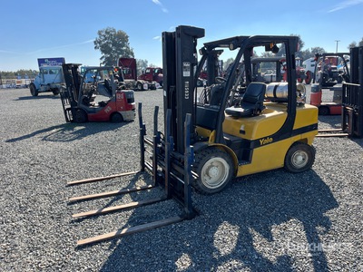 2015 Yale GLP070VXNDAE091 7000 lb Pneumatic Tire Heftruck