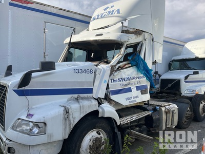 2015 Volvo VNR64T 6x4 3-Achs Sattelzugmaschine (Inoperable)