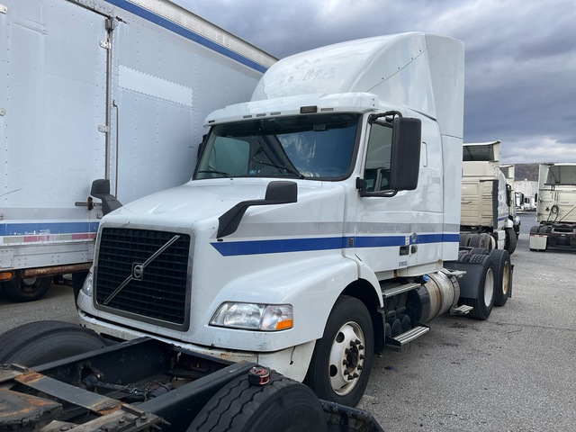 2016 Volvo VNR64T 6x4 T/A Sleeper Truck Tractor (Inoperable)