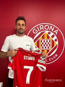 Camiseta de la Champions firmada por Stuani - Girona FC