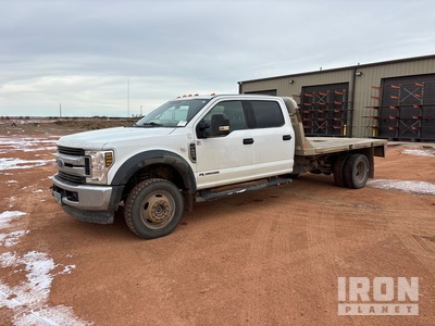 2019 Ford F-450 XLT 4x4 Crew Cab Flatbed Truck
