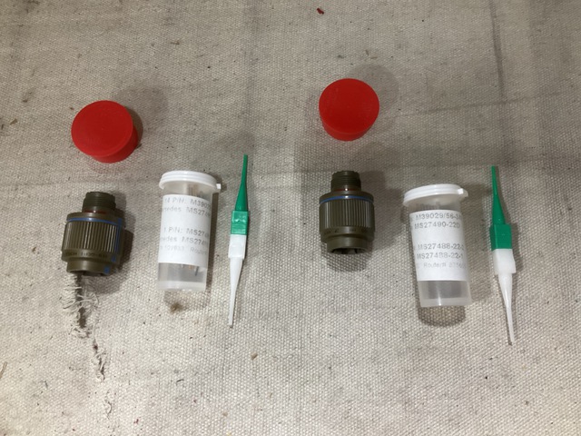 (353) Deutsch D38999/46WB35SB Electrical Plug Connectors (353) Deutsch D38999/46WB35SB Electrical Plug Connectors