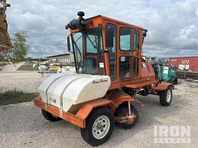 2017 Broce CRT350 Self-Propelled Broom