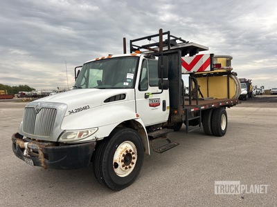 2004 International 4300 4x2 botsabsorbers Truck