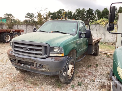 2002 Ford F-550 4x2 شاحنة مسطحة