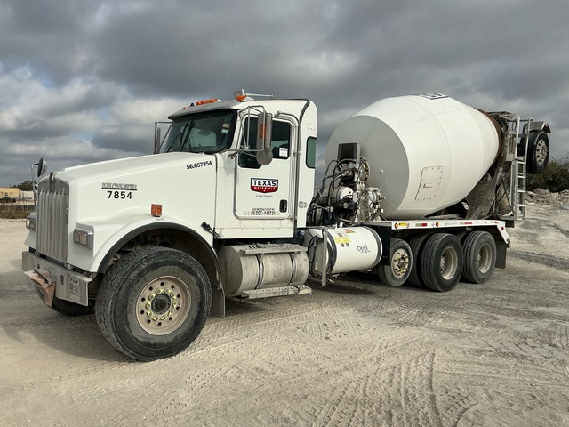 2017 Kenworth W900 8x4 Mixer Truck
