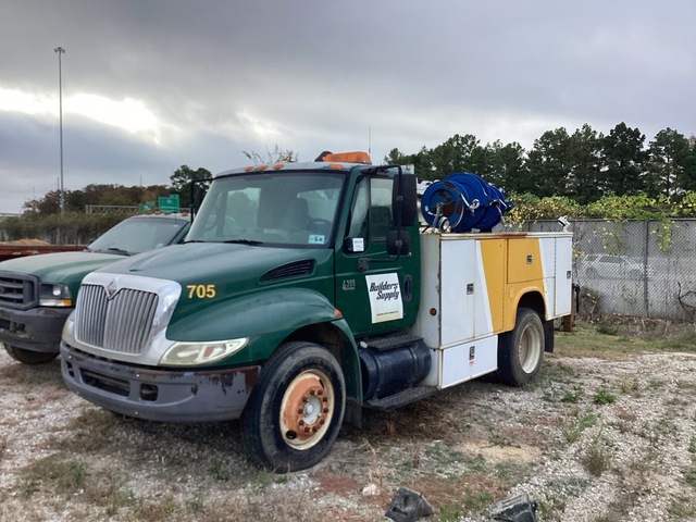 2005 International 4300 4x2 Service Truck