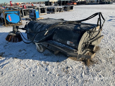 John Deere UAT000 100 in Uniloader Sweeper Attachment