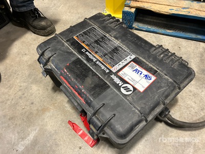 2022 Miller Electric ArcReach SuitCase 12 Mobile Multi-Process Mig Feeder Elektrische lasser