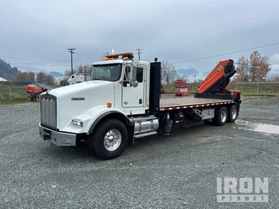 Palfinger PK33002-EH C 22040 lb Articulated Boom on 2015 Kenworth T800 6x4 Crane Truck