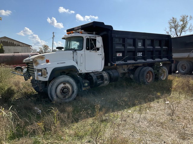 1999 Mack RD690 6x4 T/A Dump Truck (Inoperable)