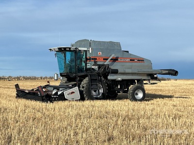 1992 Gleaner R 62 Mietitrebbia