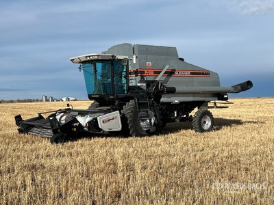1992 Gleaner R 62 Mietitrebbia