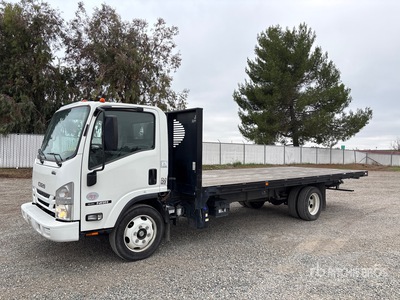 2019 Isuzu NRR 4x2 Flatbed Truck
