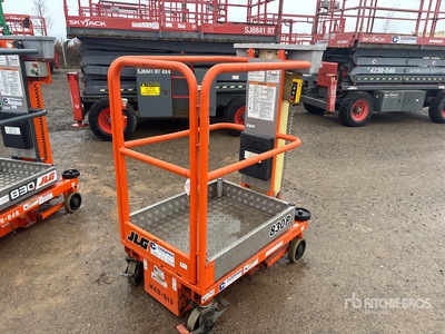 2019 JLG 830P Elevador vertical