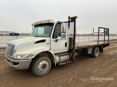 2009 International 4300M7 4x2 Pritsche-Lkw
