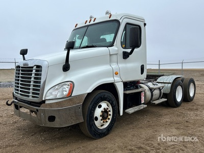 2014 Freightliner Cascadia 113 6x4 T/A Day Cab Truck Tractor