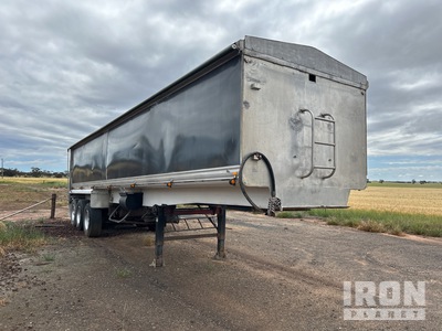 2003 Fitzgibbon 11.1 m Tri/A End Dump Trailer