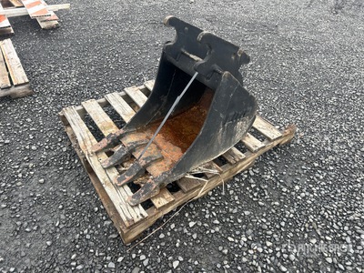 18 in Q/C Digging Excavator Bucket