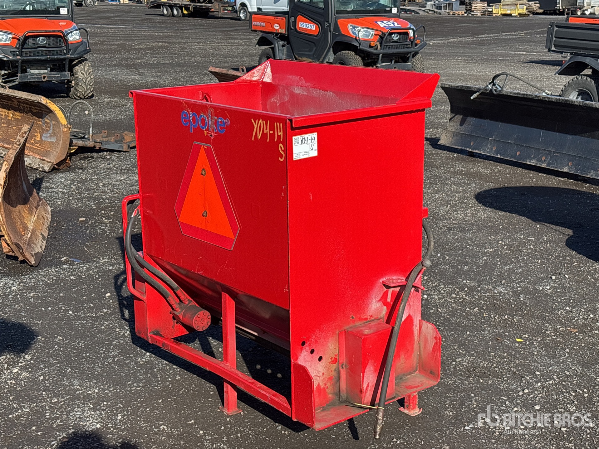 Epoke Hydraulic Salt Spreader - Fits Tractor