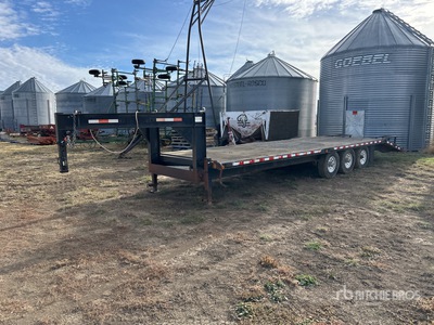 2001 Trailtech 30 ft Tri/A Gooseneck Pritsche Anhänger