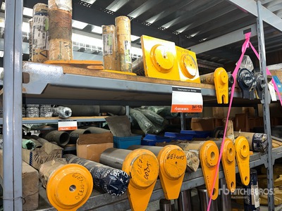 Quantity of Hyundai Pins Parti varie