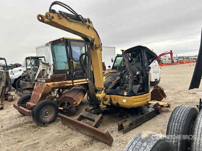 2005 Cat 304 CR Mini-pelle  (Inoperable)