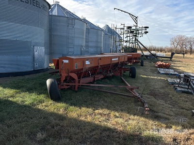 Massey Ferguson 360 36 ft Siewnik do nasion