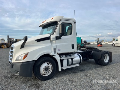 2020 Freightliner Cascadia 126 4x2 S/A Day Cab Truck Tractor