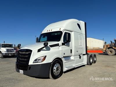 2020 Freightliner Cascadia 126 6x4 T/A Sleeper Truck Tractor