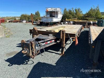 2013 BWS 30 ft Tri/A Equipment Trailer