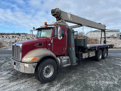 National Series 900 50000 lb Straight Boom on 2007 Peterbilt 335 6x4 Camion à flèche