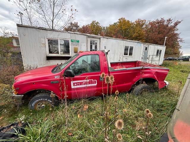 1999 Ford F-250 Pickup (Inoperable) 1999 Ford F-250 Pickup (Inoperable)