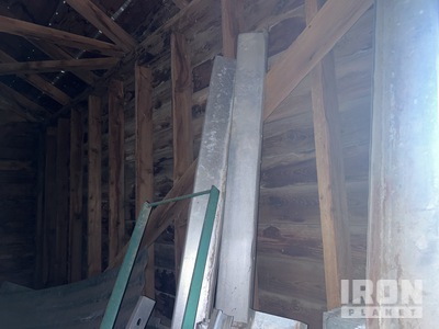 Quantity of (8) Upright ladder for Goebel bins Varios, manejo de grano