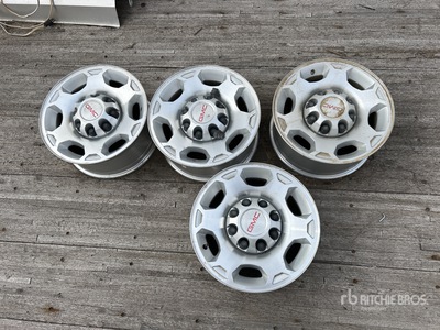 Quantity of (4) GMC 18 in Wheels