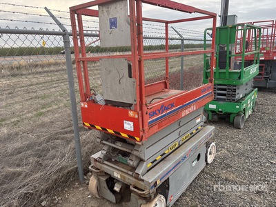 2011 Skyjack SJIII-3219 Electric シザーリフト