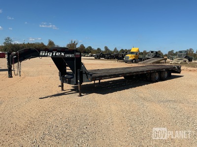 2017 Big Tex 22GN-25BK+5MR Flatbed Trailer