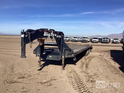 2017 Big Tex 22GN-25BK+5MR Equipment Trailer