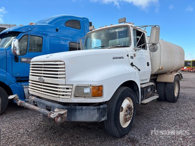 1994 Ford LLA9000 Aeromax 120 2000 gal 4x2 Camion à eau