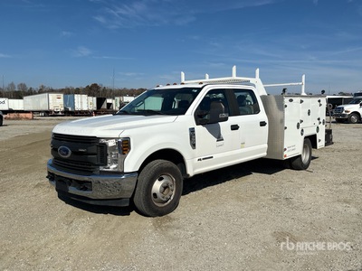 2018 Ford F-350 4x2 Crew Cab Utility Truck