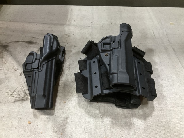 (38) Pistol Holsters (38) Pistol Holsters