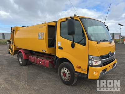 2016 Hino 300 Series 4x2 Rear Loader Müllabfuhrwagen