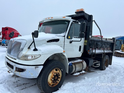 2017 International DuraStar 4400 4x2 Camion à benne basculante S/E