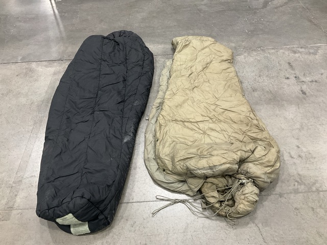 (38) Sleeping Bags