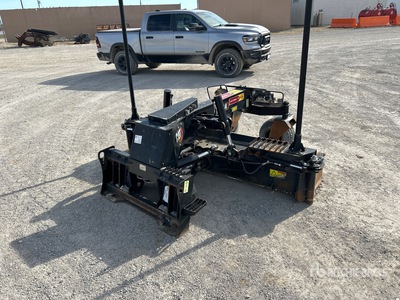 2020 Cat GB124 96 in Skid Steer Grader
