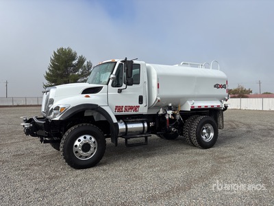 2012 International 7300 2000 gal 4x4 Water Truck