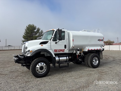 2012 International 7300 2000 gal 4x4 Ciężarówka na wodę